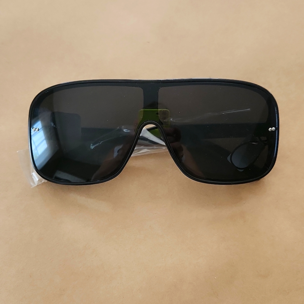 Anthropologie Flatbrow Sunglasses Black NWT